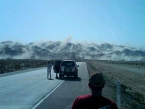 Source: Roberto and Adrian Marquez | Earthquake Lifts Layer of Dust Off a Mountain Range